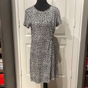 Old Navy Black and White Tie Front Sheath Dress (A)